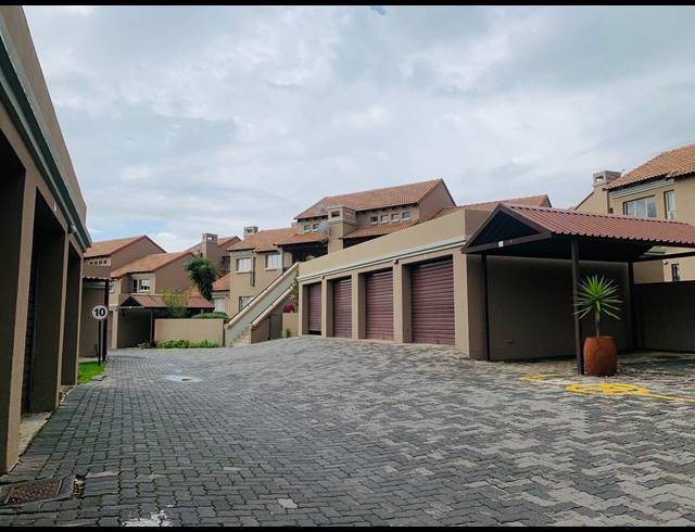 1 BEDROOM APARTMENT RENTED IN GLEN MARAIS